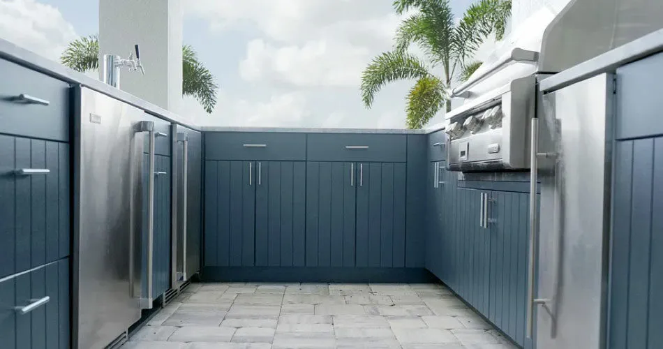 Outdoor kitchen Cabinets | Chill & Grill Outdoor Living